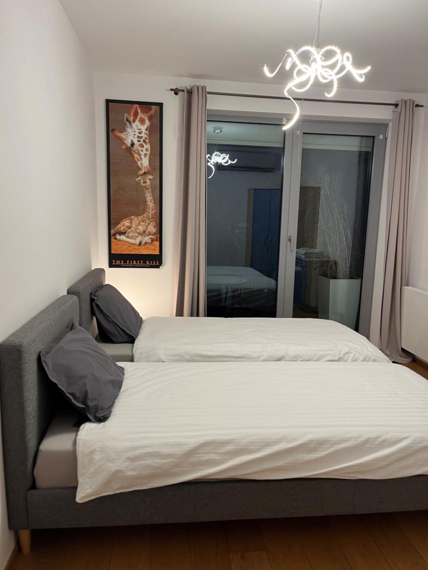 Apartment In Historical Center With Park View Plzen Luaran gambar